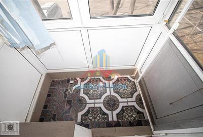 Apartament cu 3 camere semidecomandat, mobilat în Drumul Taberei - 22