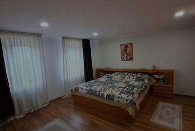 Casă cu 7 camere cu Teren 960 Mp în Câmpineanca - 11