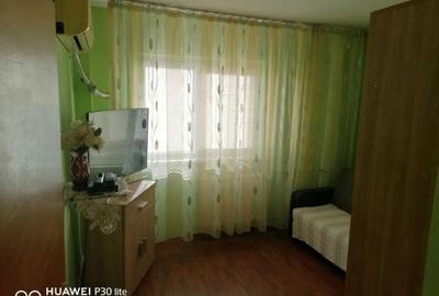 Apartament cu 3 camere decomandat în Ferentari - 1
