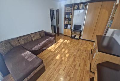 Apartament cu 2 camere semidecomandat, mobilat în Poarta 6 - 2