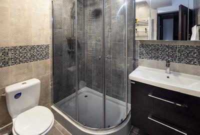 Apartament cu 3 camere decomandat, mobilat în Tractorul - 8