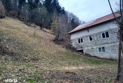 Casă cu Teren 800 Mp în Central - 3