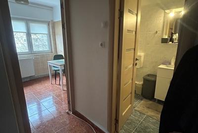 Garsonieră decomandată, mobilată în Bucur Obor