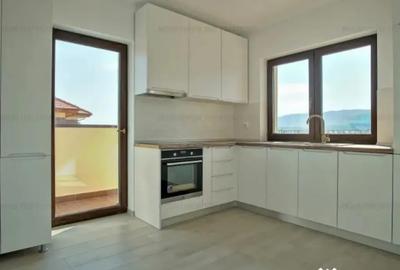 Apartament cu 3 camere decomandat în Cristian - 3