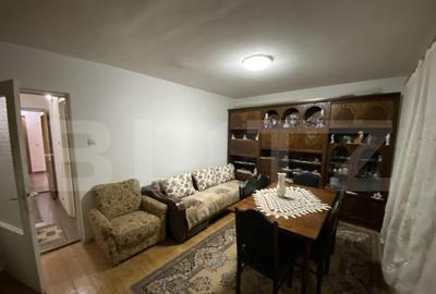 Apartament 4 camere, in suprafata de 74 mp, decomandat, zona - 7