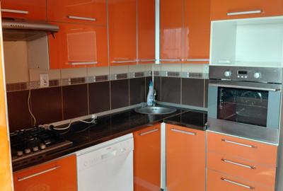 Apartament cu 3 camere decomandat în Nufărul - 2