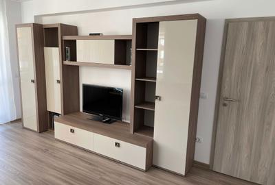 Apartament cu 2 camere decomandat în Tractorul - 2