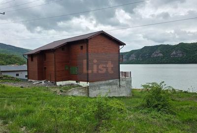 Casă cu 6 camere cu Teren 582 Mp în Svinița - 2