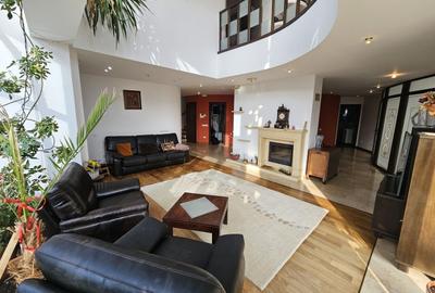 Vilă de Lux Unică în Ploiești | 690 mp Utili | Piscină Interioară - 2