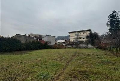 Teren Construcții intravilan de 1250 mp, în Centrul Istoric