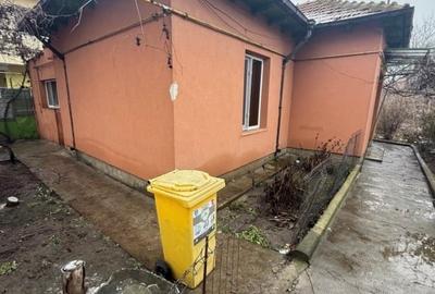 Casă individuală cu 3 camere cu Canalizare în CET - 10