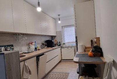 Apartament cu 3 camere decomandat, mobilat în Astra