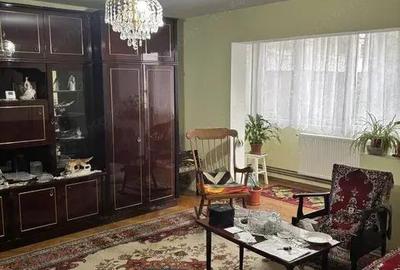 3 cam dec 2 bai 2 balcoane parter inalt ACCES DIN STRADA zona Complex Studentesc Parvan - 1