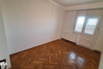Apartament cu 4 camere în Olimpia-Stadion - 15