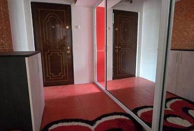 Apartament cu 2 camere în Micro 6 - 8