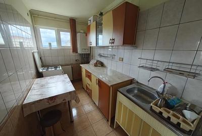 Apartament cu 2 camere decomandat în Micro 4 - 3