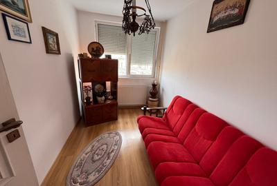 Apartament cu 3 camere decomandat, mobilat în 1 Mai