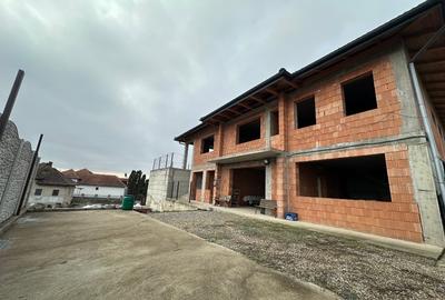 Casă individuală cu 4 camere cu Teren 1800 Mp în Peștișu Mare - 3