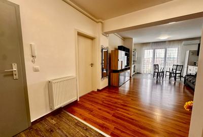 Apartament cu 3 camere decomandat în Tractorul - 2