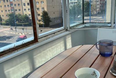 Apartament cu 2 camere decomandat în Tractorul - 1