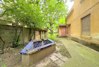 Casă individuală cu 5 camere în Central