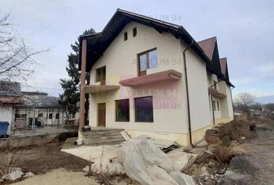 Casă cu Teren 433 Mp în 1 Decembrie - 18