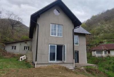 Casă cu 3 camere în Central - 8
