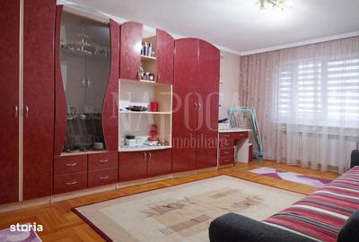 Apartament cu 3 camere în Decebal - 1