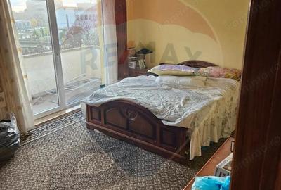 Apartament cu 3 camere de vanzare, str. Hortensiei - 14