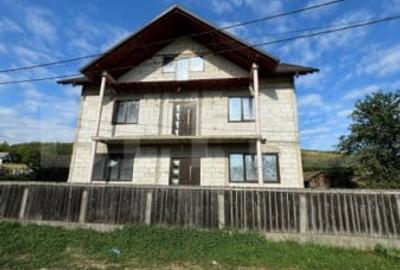 Casă cu 4 camere cu Teren 250 Mp în Central - 5