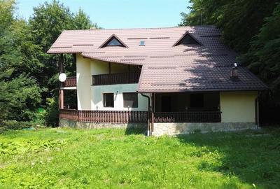 Casă individuală cu 6 camere cu Teren 5200 Mp în Sucevița - 4