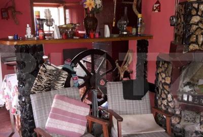 Casa de vacan?a in Piatra Fantanele + 4,5 arii teren - 4