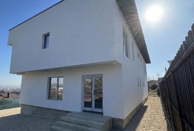 Duplex cu 4 camere cu Teren 250 Mp în Uiasca - 2