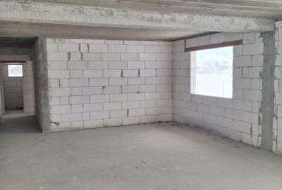 Casă cu 4 camere cu Teren 2689 Mp în Vișeu de Mijloc - 6