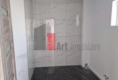 Casă cu 5 camere cu Canalizare în Central - 4