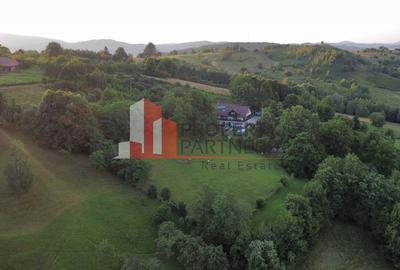 Vilă in Bran cu teren de 28.000 mp și priveliște spectaculoasa Vilă in Bran cu teren de 28.000 mp și priveliște spectaculoasa - 2