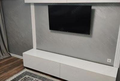 Garsonieră decomandată în Titan