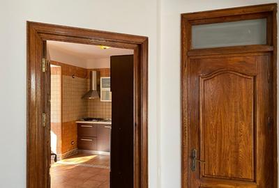 Zona Baneasa,Vila, superba, spatioasa, piscina,curte generoasa,etc.. - 16