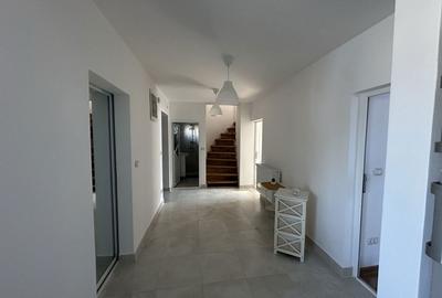 Casă cu 3 camere decomandat cu Teren 500 Mp în Central