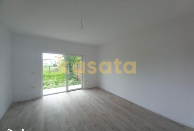 Casă cu 3 camere cu Canalizare în Central