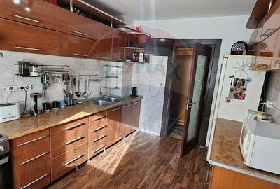 Apartament cu 4 camere decomandat, mobilat în Central - 5
