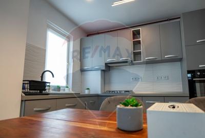 Apartament cu 3 camere semidecomandat în Central - 15