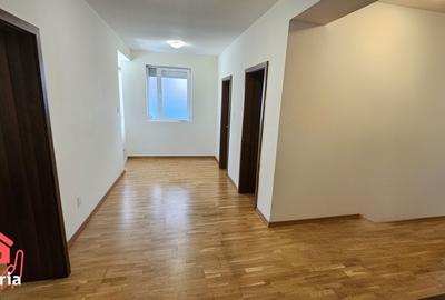 Casă cu 7 camere cu Canalizare în Central - 13