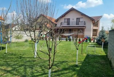 Casă cu 7 camere cu Teren 900 Mp în Central - 7