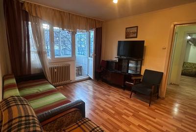 Apartament cu 2 camere semidecomandat, mobilat în Podu Roș