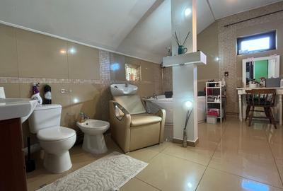 Casa deosebita P+M - zona Sanpetru - Comision 0% Casa deosebita P+M - zona Sanpetru - Comision 0% - 6