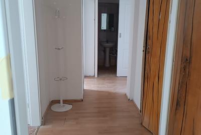 Apartament cu 3 camere semidecomandat, mobilat în Ghencea - 3