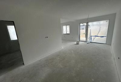 Casă cu 4 camere cu Teren 315 Mp în Moșnița Veche - 6