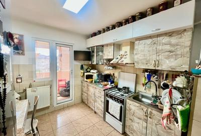 Apartament spatios cu 3 camere, 66 mp utili, etaj intermediar - 1