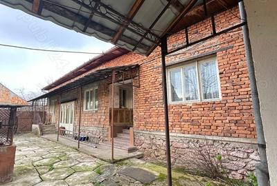 Casă cu 4 camere în Sebiș - 3